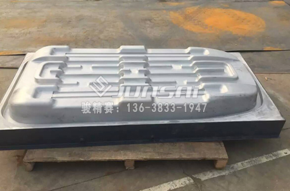 車頂行李箱吸塑模具